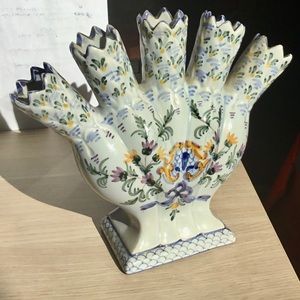 Hand-painted Carvalhinho Portugal bud vase